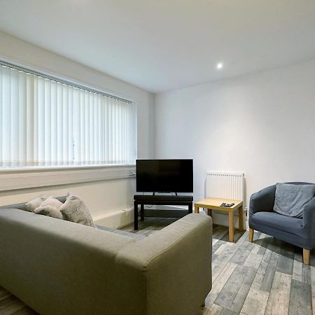 Апартаменты Bright, Warm & Cozy House In Harpurhey Манчестер Экстерьер фото