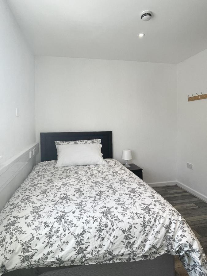 Апартаменты Bright, Warm & Cozy House In Harpurhey Манчестер Экстерьер фото