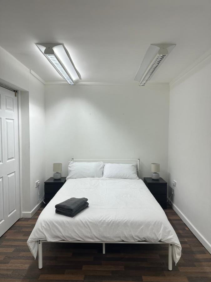 Апартаменты Bright, Warm & Cozy House In Harpurhey Манчестер Экстерьер фото