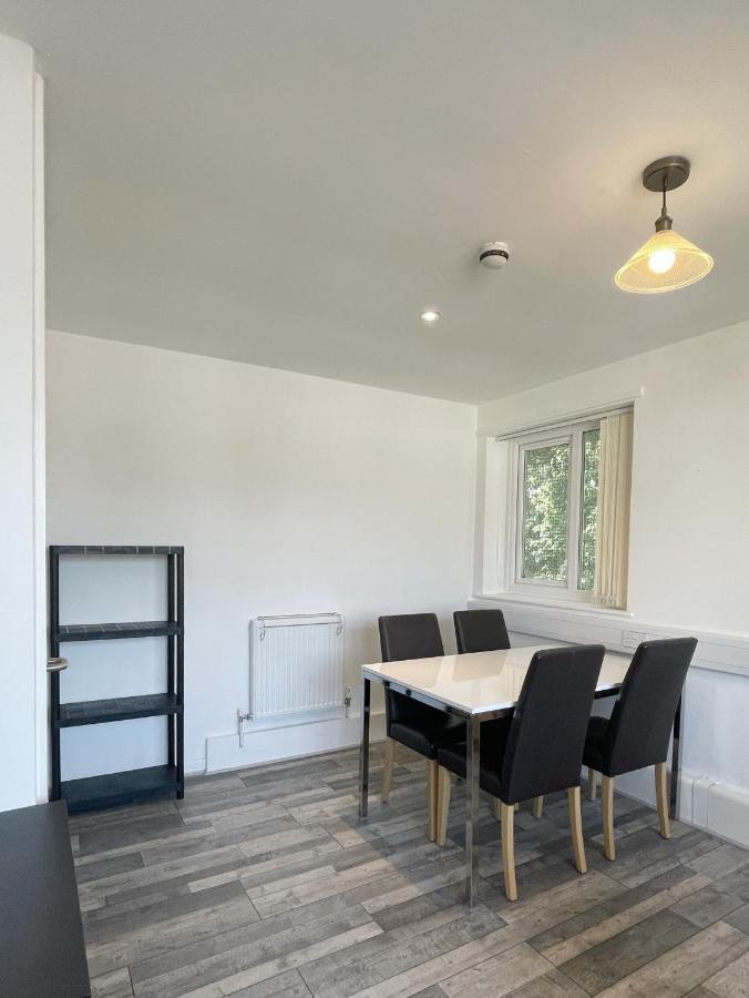 Апартаменты Bright, Warm & Cozy House In Harpurhey Манчестер Экстерьер фото