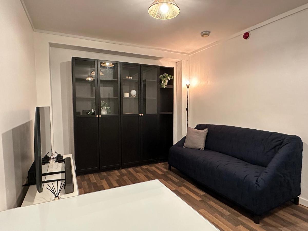 Апартаменты Bright, Warm & Cozy House In Harpurhey Манчестер Экстерьер фото