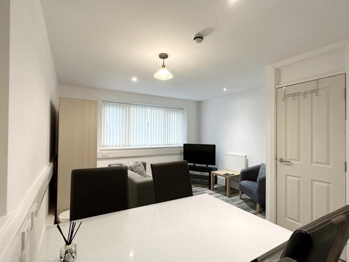 Апартаменты Bright, Warm & Cozy House In Harpurhey Манчестер Экстерьер фото